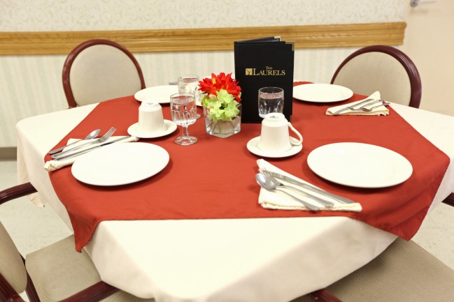 The Laurels of Bedford: Dining
