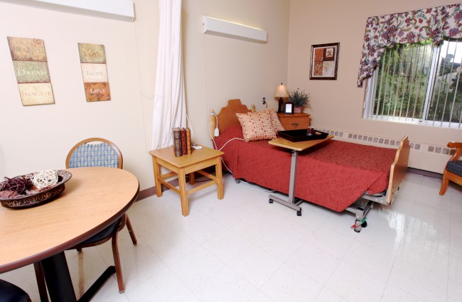 The Laurels of Bedford: Private Guest Room